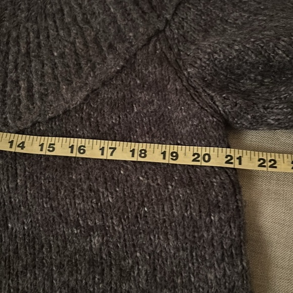 Carducci VGUC beautiful 3 button cardi, Acrylic - Picture 11 of 14